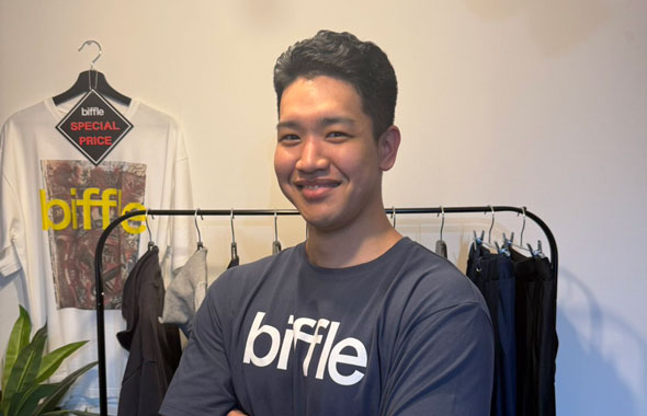 トレーナー 鈴木　凌太